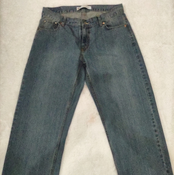Levi's jeans Size 33x28 - Picture 2 of 16